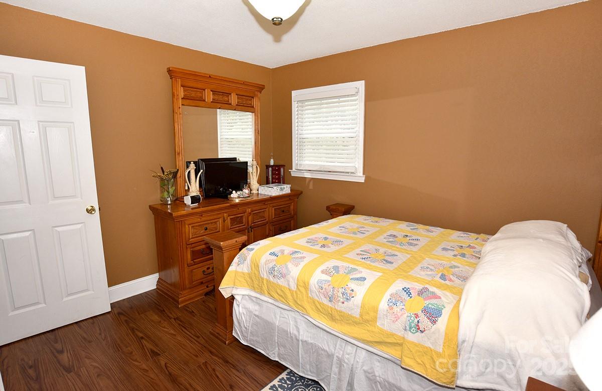 Happy Hollow - Residential