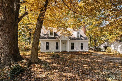 2113 Killarney Place Charlotte NC 28262