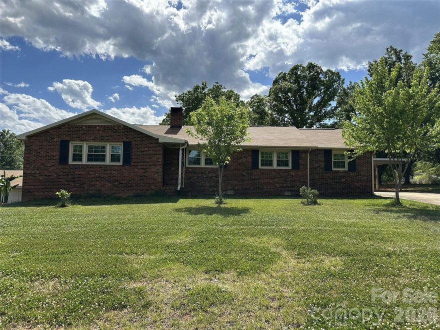 Nestled on approximately 1.25 acres in a rural setting, this property offers space and versatility for a variety of uses.  The home includes a 24 x 25 workshop with a 10 ft high garage door, providing access for equipment, storage or hobby use.
A portion of the back yard is fenced, providing an area for pets, gardening, or outdoor activities. The property features a variety of fruit and nut trees, adding to its natural setting.
An approx. 500 sqft basement offers additional storage or workspace potential. Recent interior updates include fresh paint  and decluttering, allowing the next owner to personalize the space to their needs.
Conveniently located with access to surrounding areas while maintaining a quiet setting.