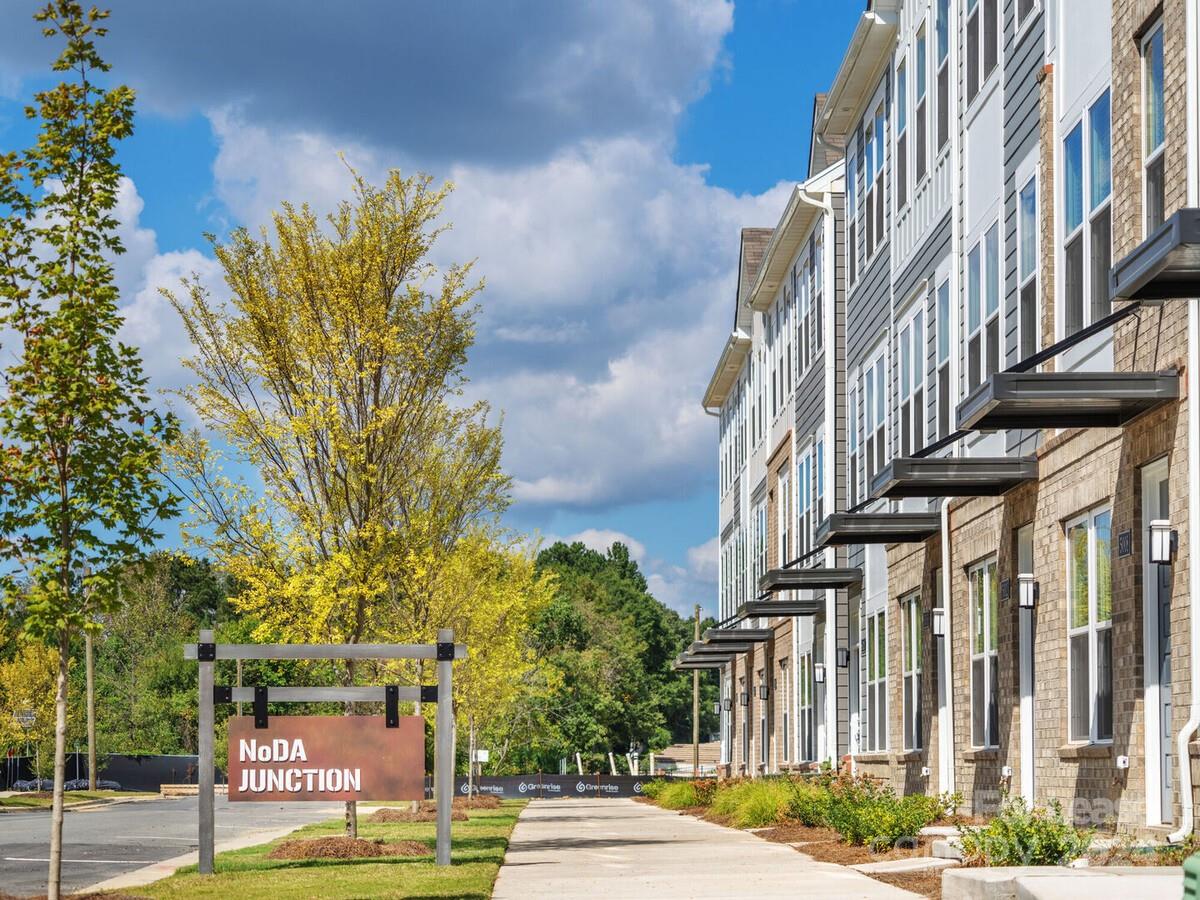 Charlotte, North Carolina 28213, United States, 3 Bedrooms Bedrooms, ,4 BathroomsBathrooms,Residential,Active,59779