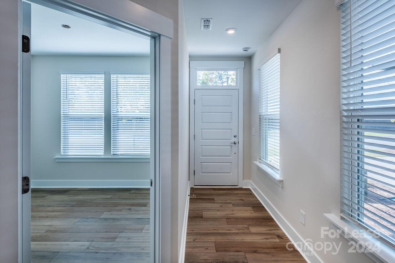 Charlotte, North Carolina 28213, United States, 3 Bedrooms Bedrooms, ,4 BathroomsBathrooms,Residential,Active,59779