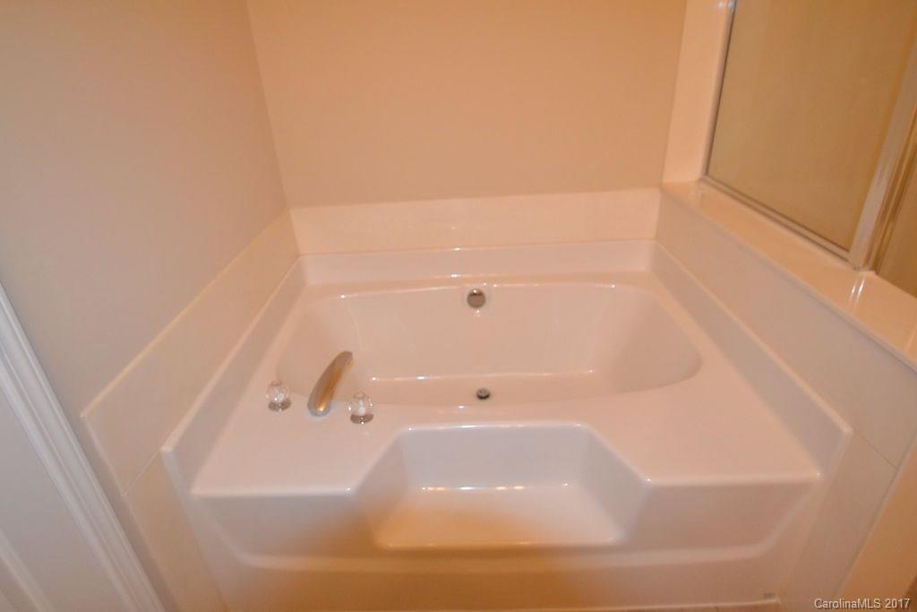 Robinwood Village - Residential Lease