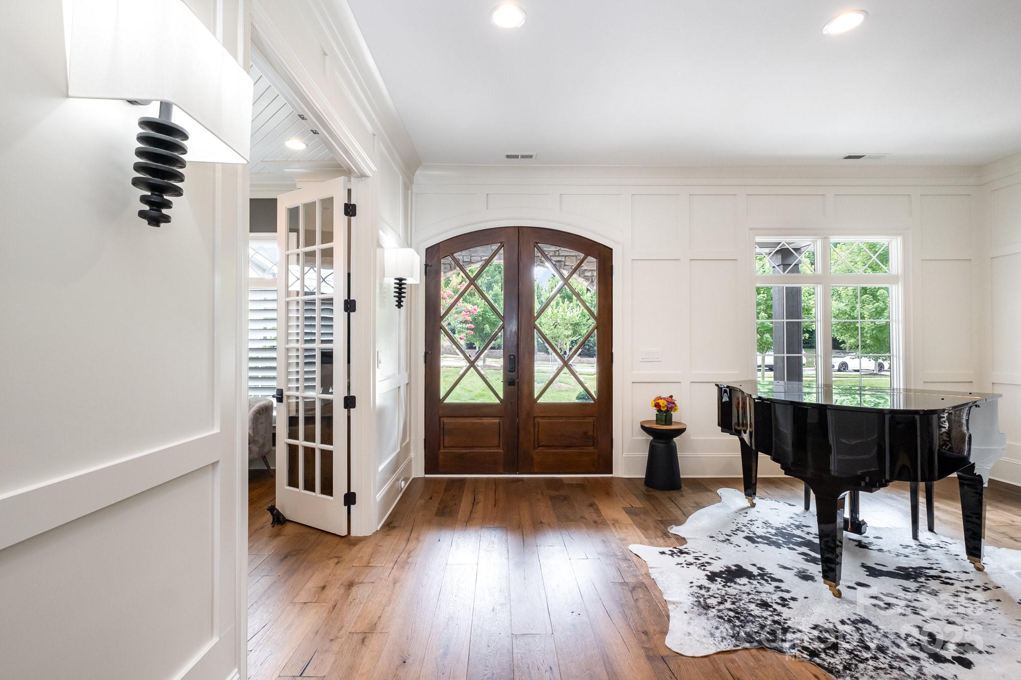 708 Amalfi Drive