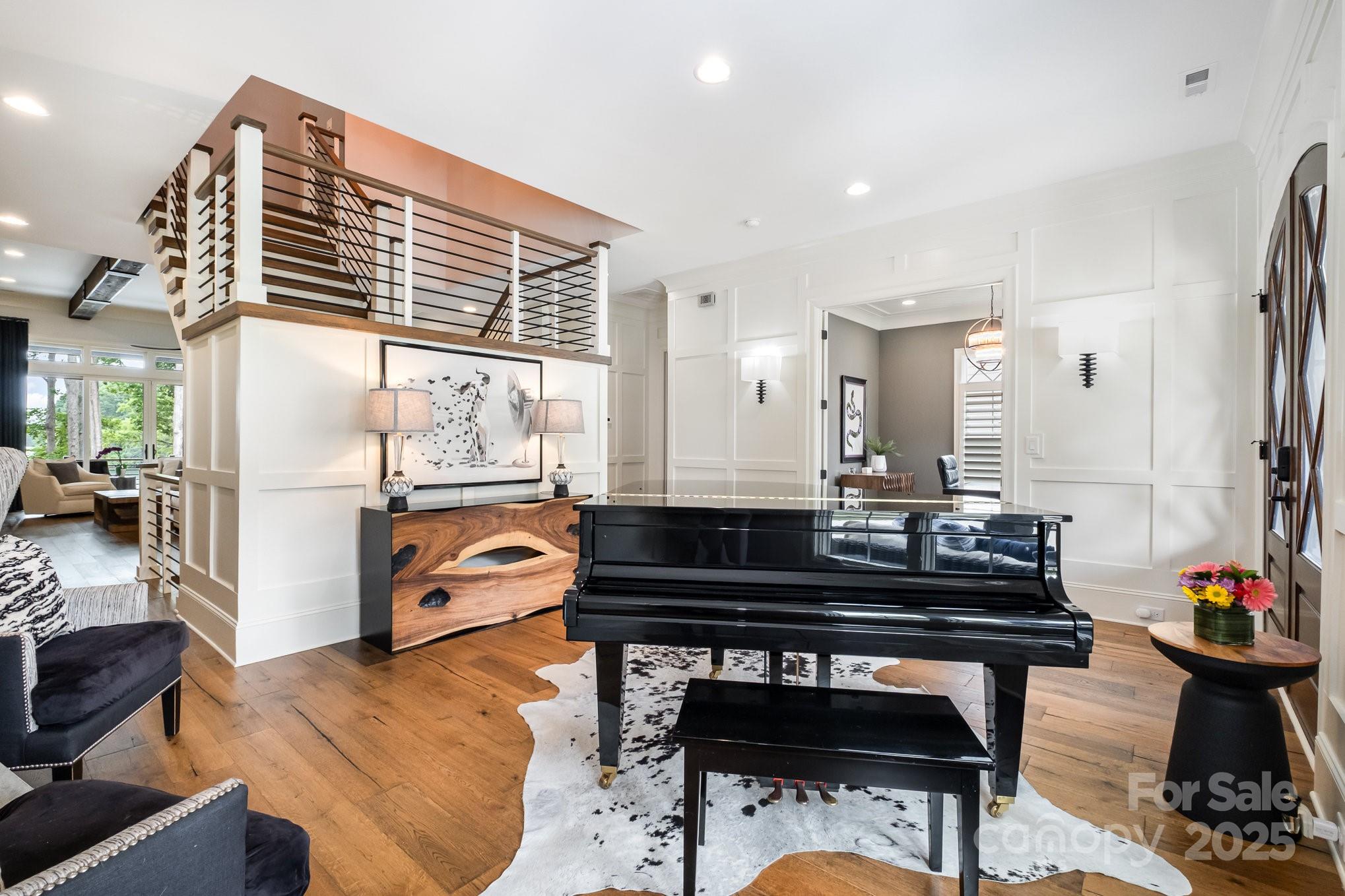 708 Amalfi Drive