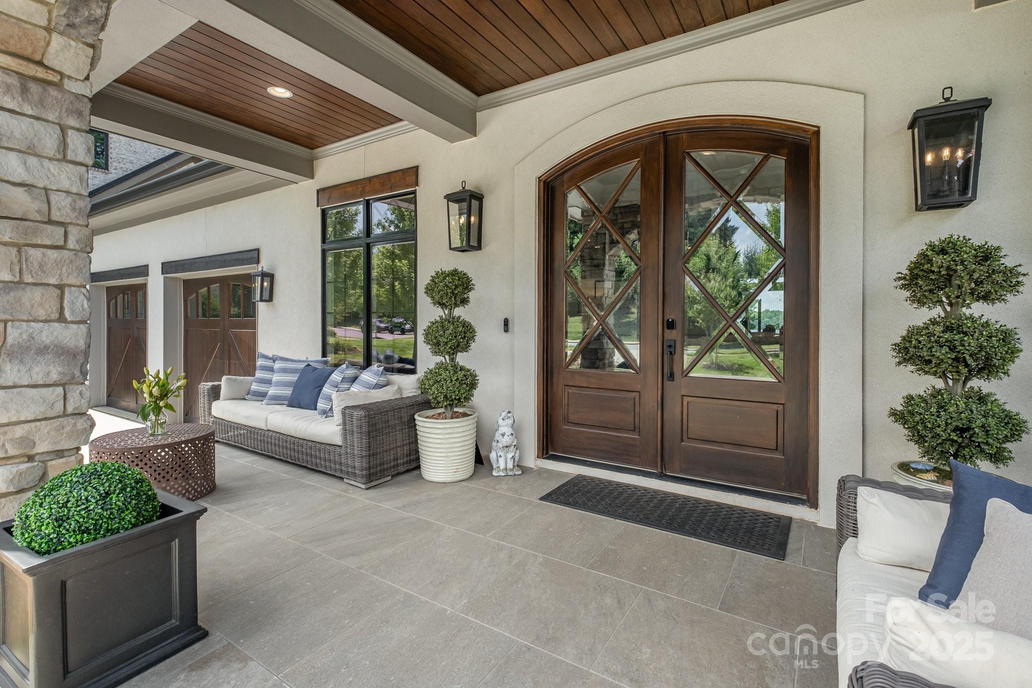 708 Amalfi Drive
