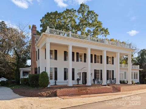 4016 Nettie Court Charlotte NC 28211