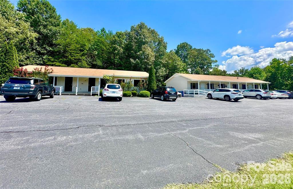 4092/4070 Hickory Boulevard