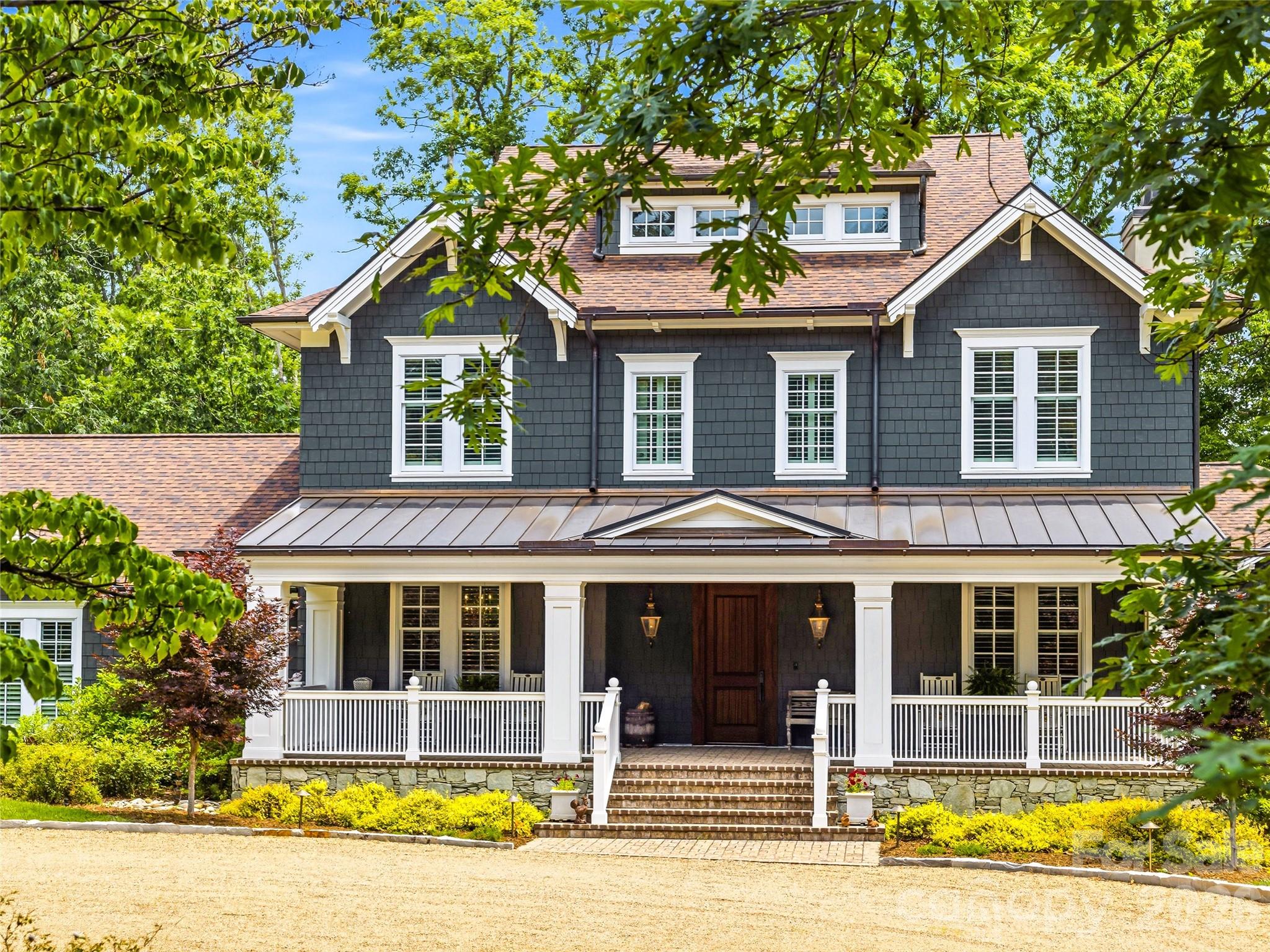 1 Cedar Chine Drive