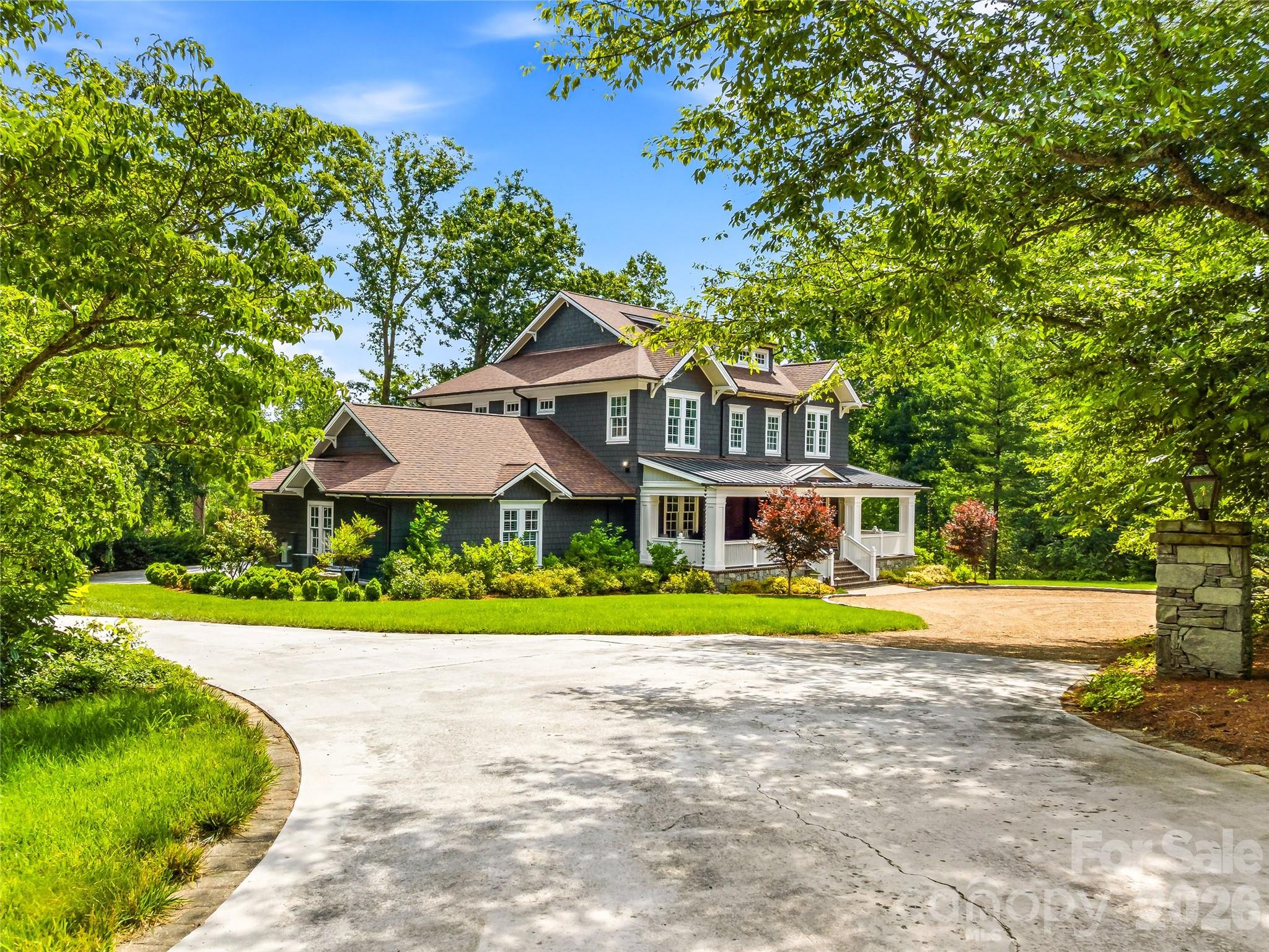 1 Cedar Chine Drive
