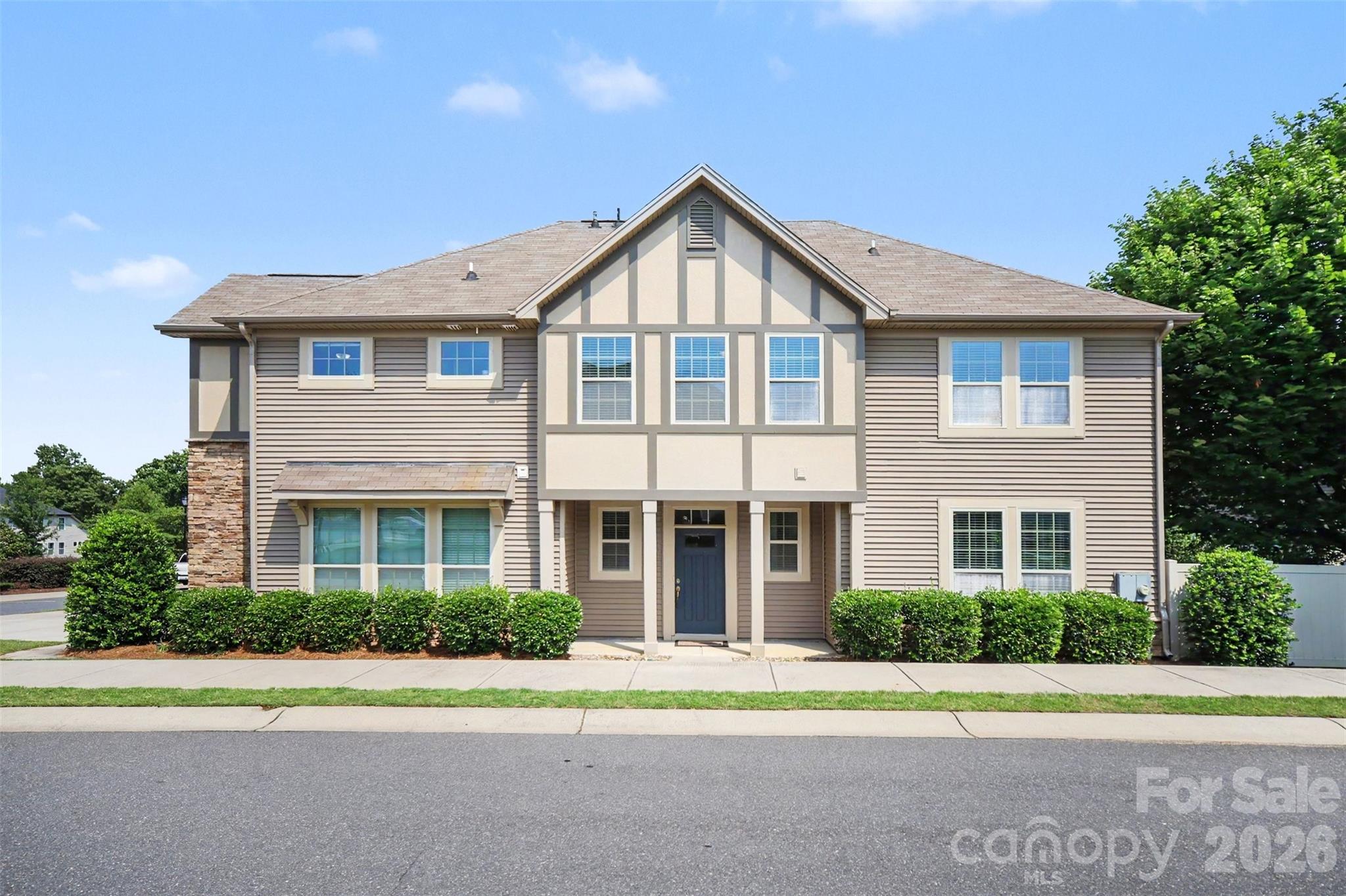 824 Ayrshire Avenue