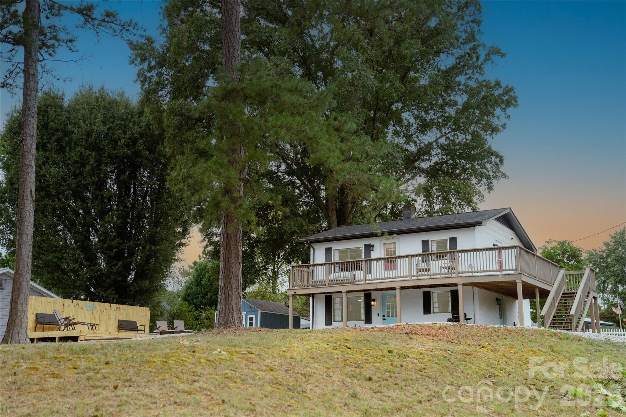 115 / 117 Bowfin Circle