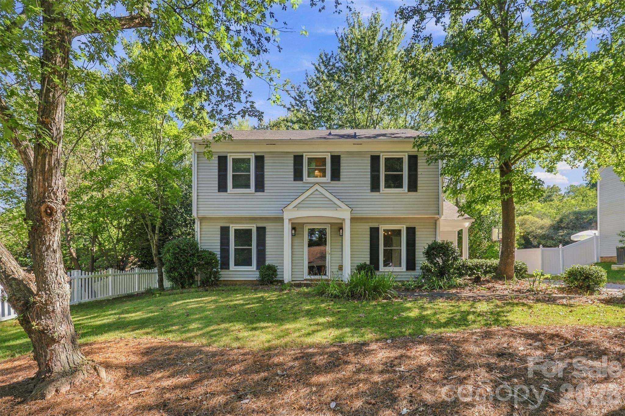 320 Sunnywood Lane