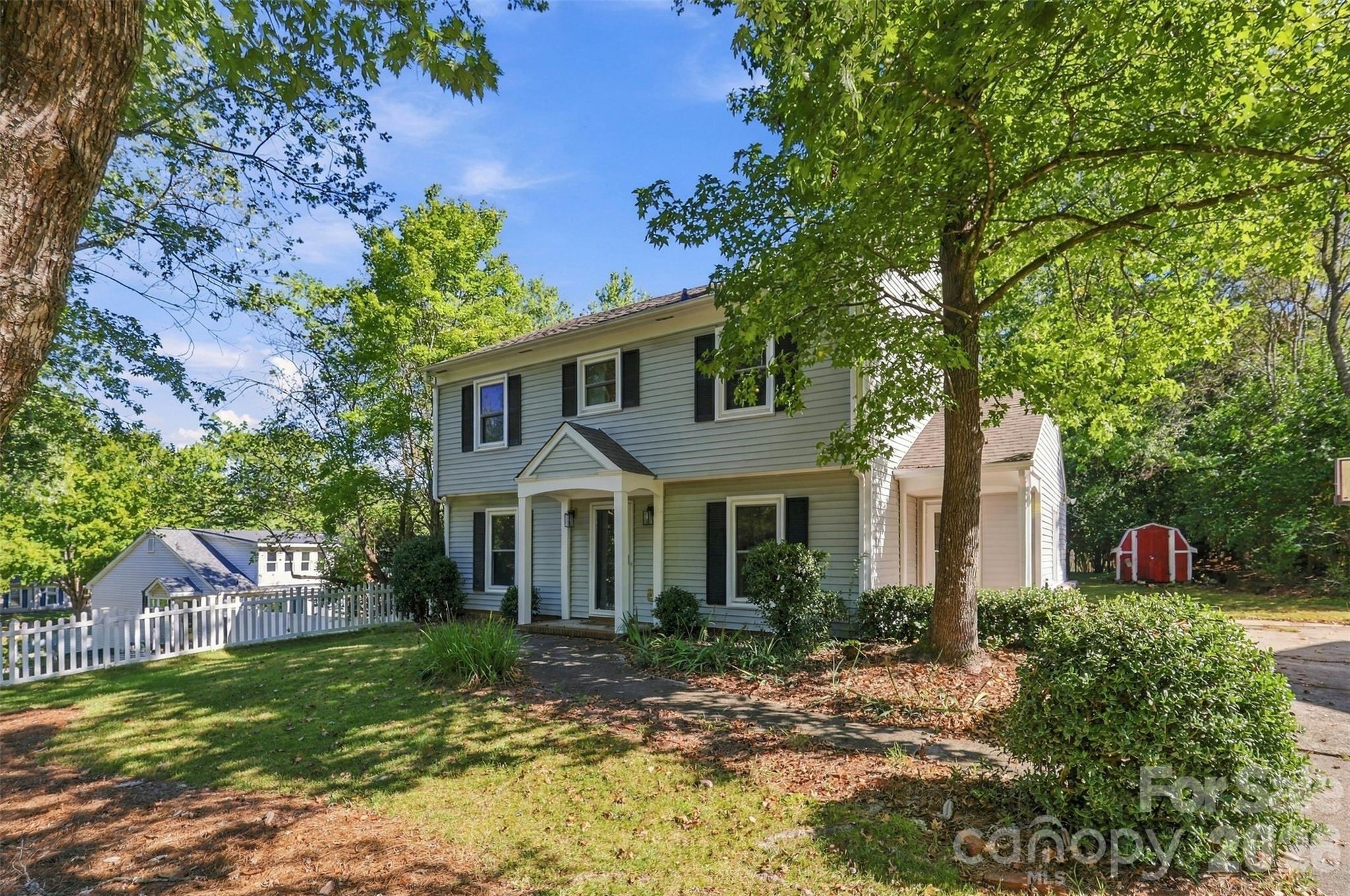320 Sunnywood Lane
