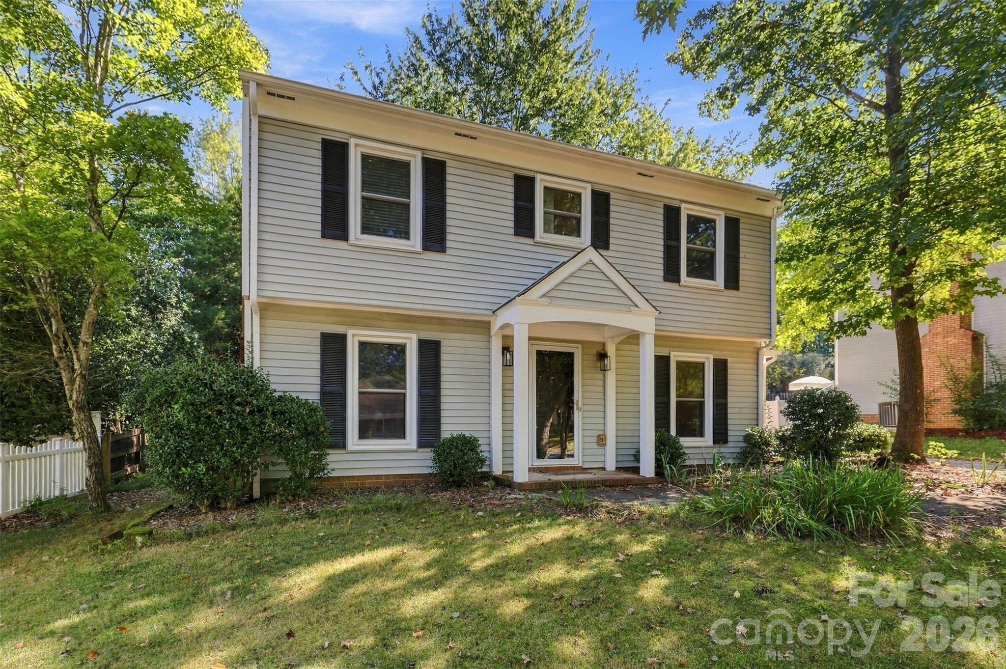 320 Sunnywood Lane