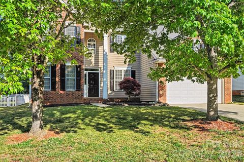 Photo of 6817 Reedy Creek Road, Charlotte, NC 28215 (MLS # 4372602)