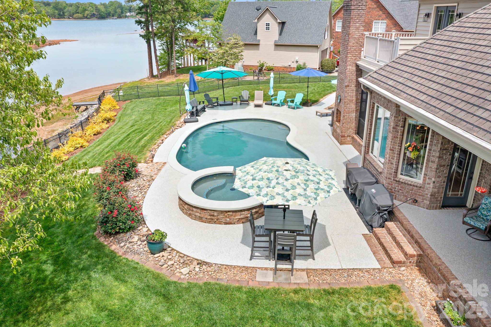 1395 Strawberry Lane