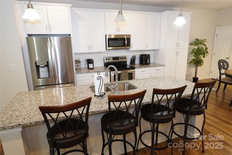 1028 Sharon Towns Drive Charlotte NC 28210