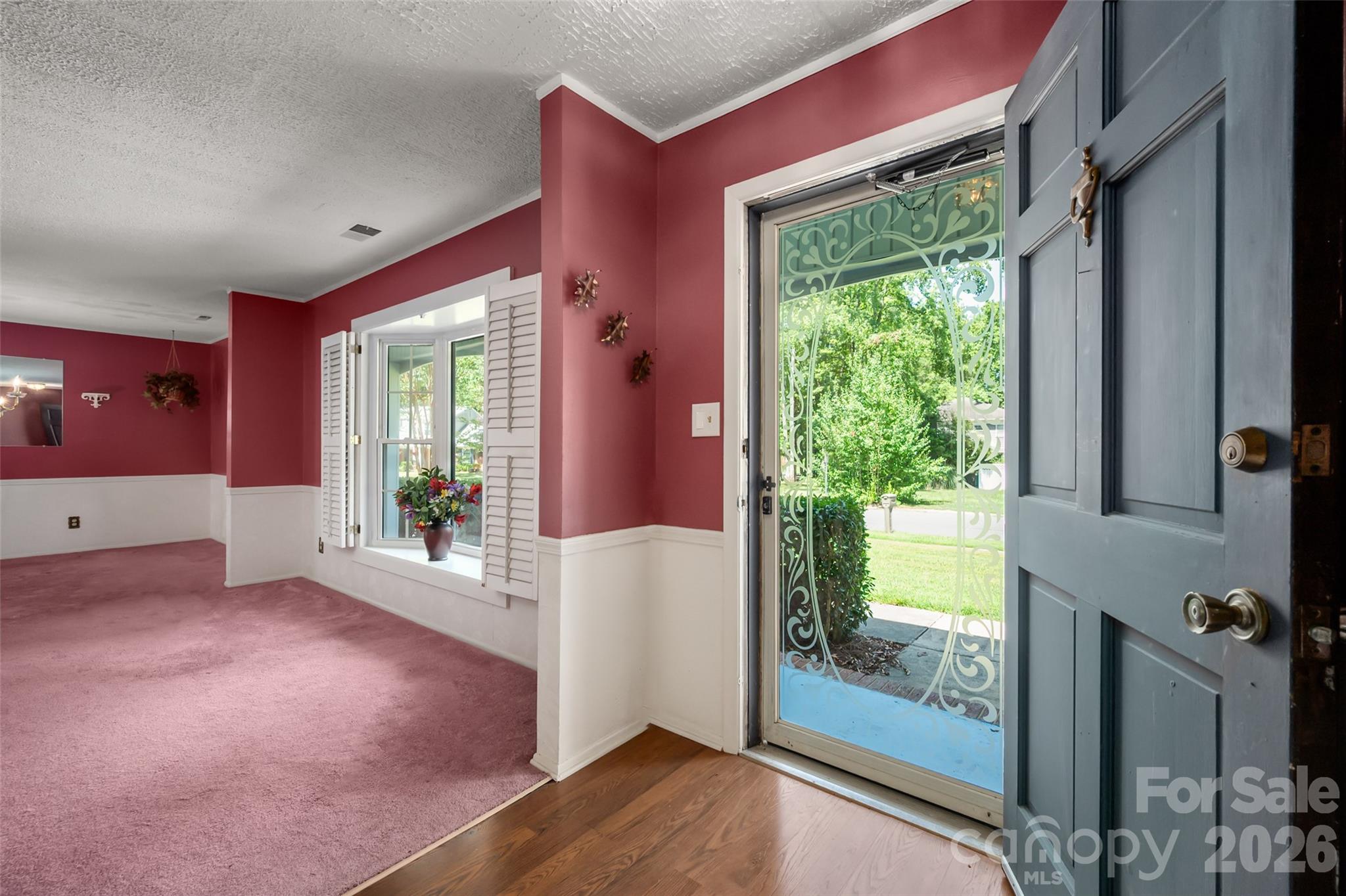 6637 Old Post Road