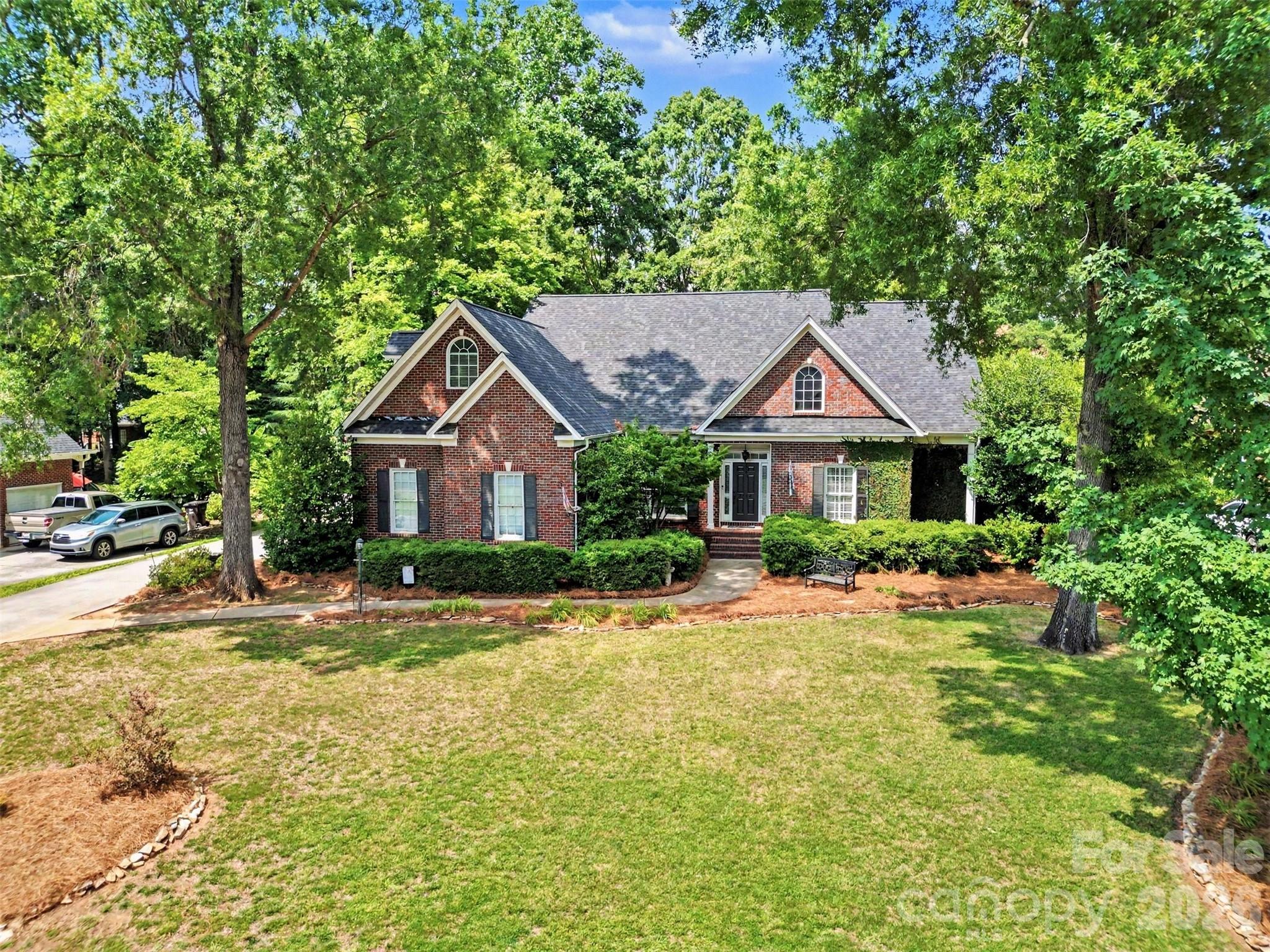 1484 Summit View Drive