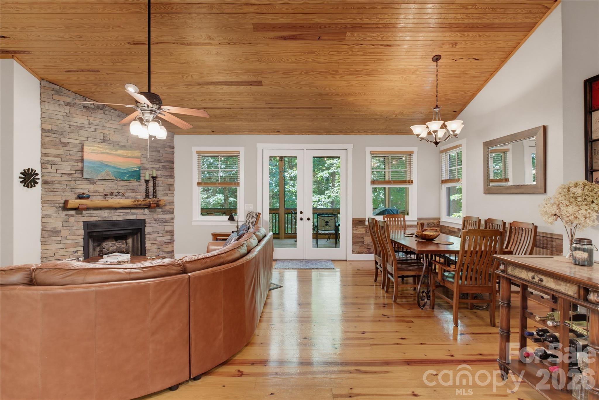 112 Boulder Creek Lane