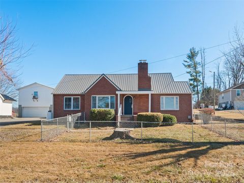 102 Dewey Avenue Canton NC 28716
