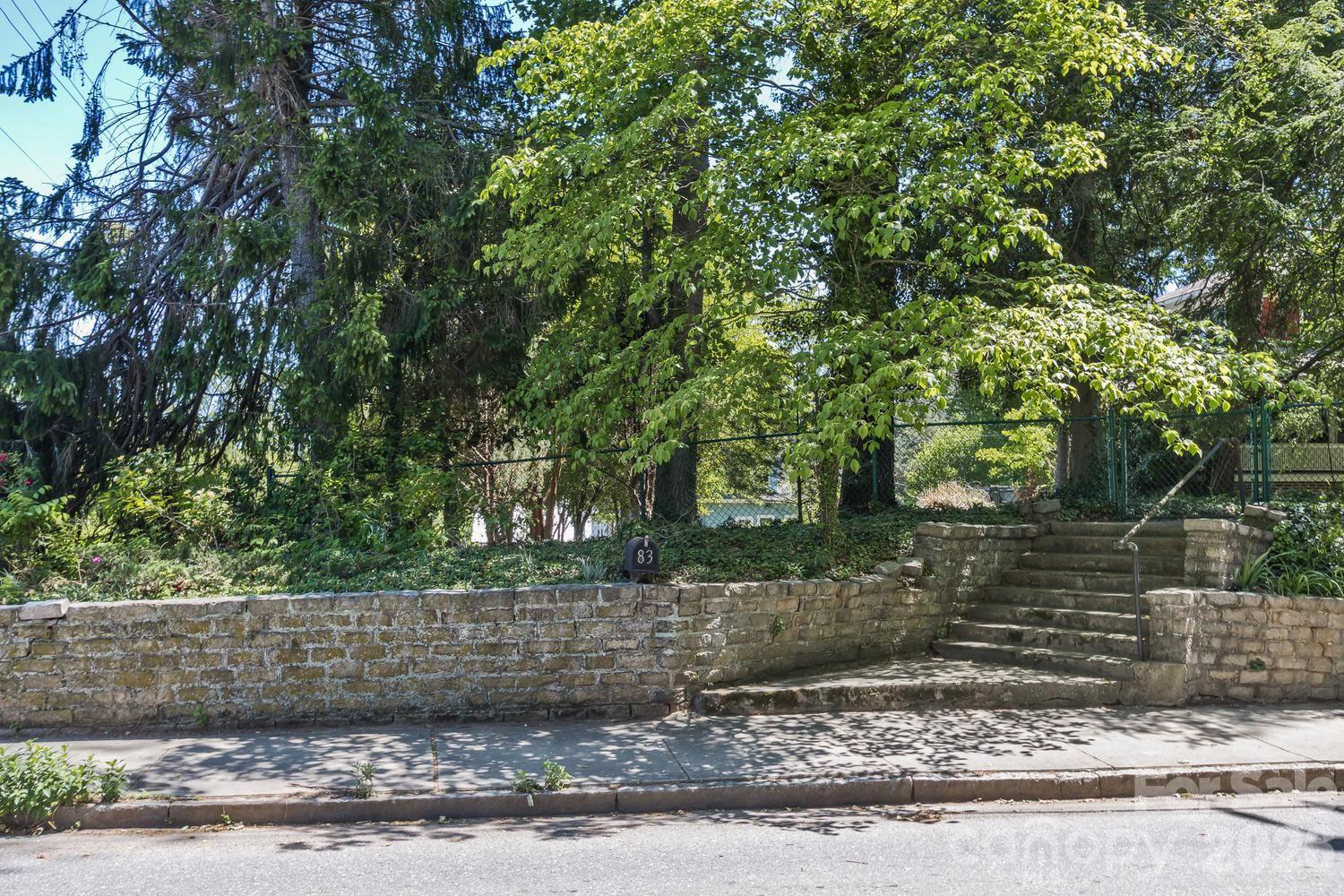 87 Hillside Street
