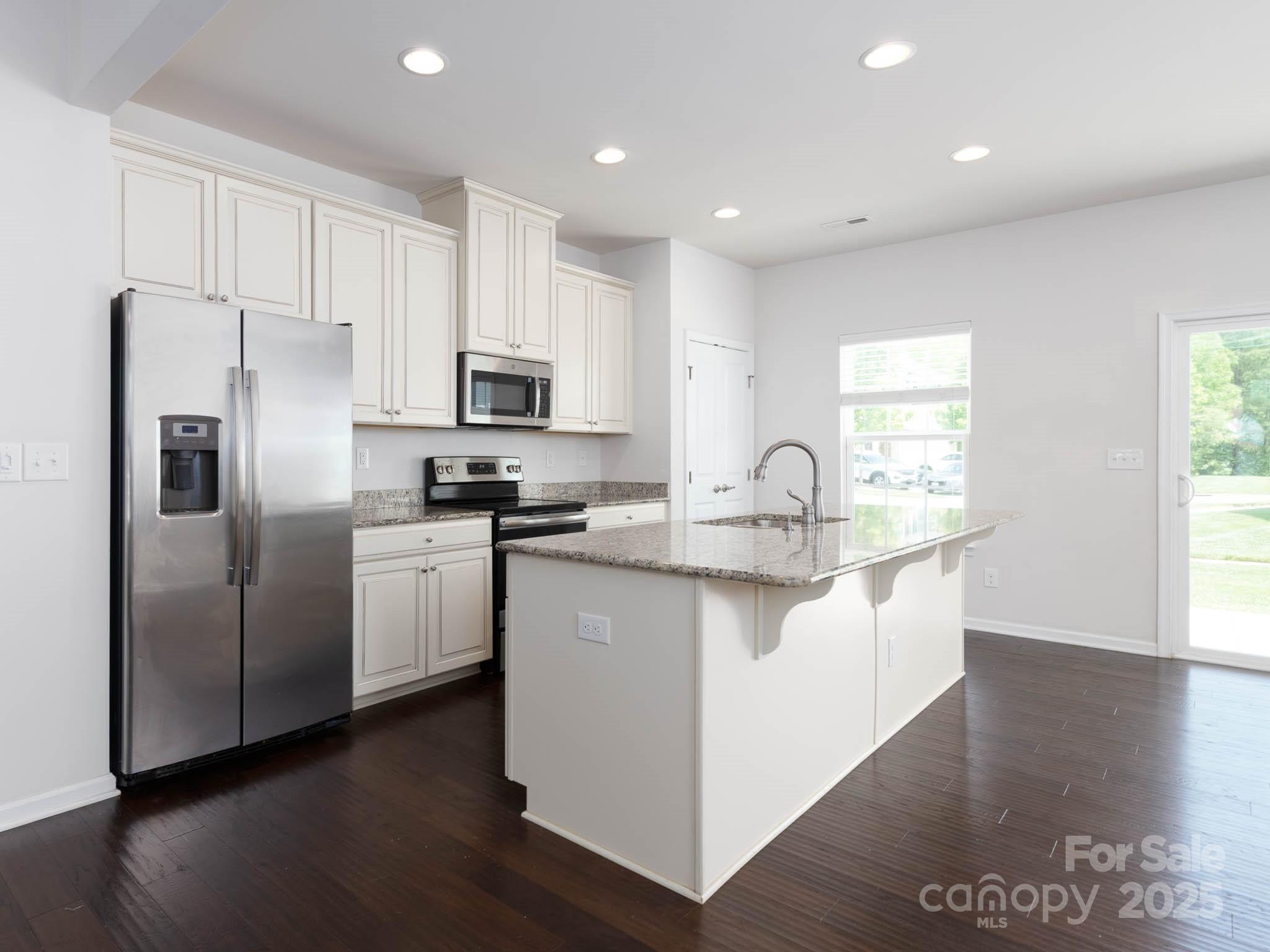 2448 Mariners Cove Lane