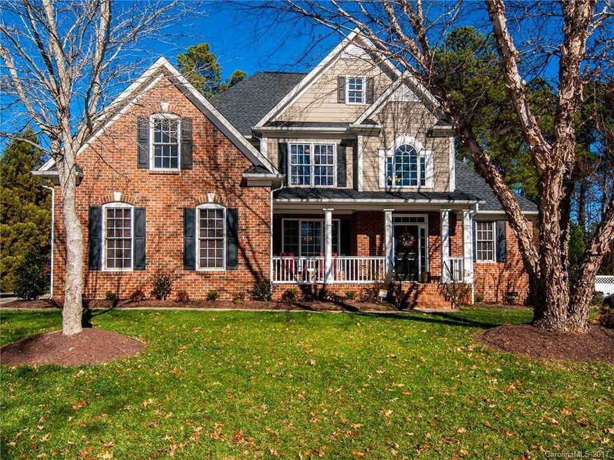 Open & spacious floorplan featuring hardwoods in main living areas, neutral decor & new lighting throughout. Beautiful kitchen w SS appliances, granite counters & upgraded cabinets. 2 story great room w gas fireplace. Owner's suite on main floor w plush carpet, tray ceiling & newly updated bath w dual vanity, whirlpool tub & large shower. Bed 2 on main w full bath. 2 large bedrooms up plus that could be used as a bedroom or bonus. Large fenced & flat rear yard with deck. New roof in 2012!