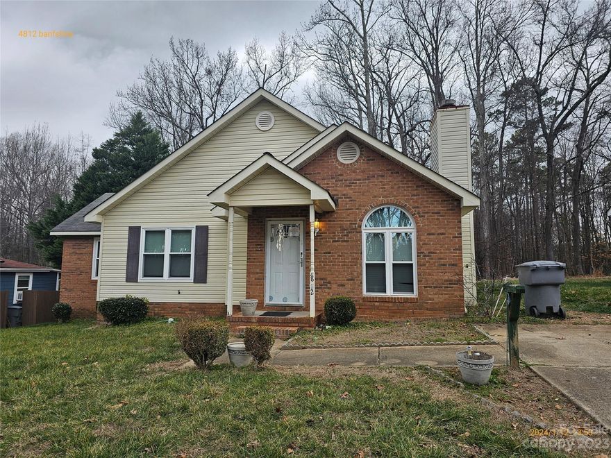 3 bedrooms and 2 full baths located on dead end street.  This property is being sold under the supervision of the Mecklenburg County Clerks office. It is sold as is and with free and clear title. Please contact your REALTOR today for more information. Listing agent does not engage in dual agency.