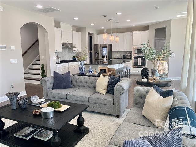 Oakland Pointe - Residential Lease