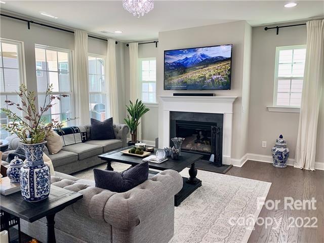 Oakland Pointe - Residential Lease