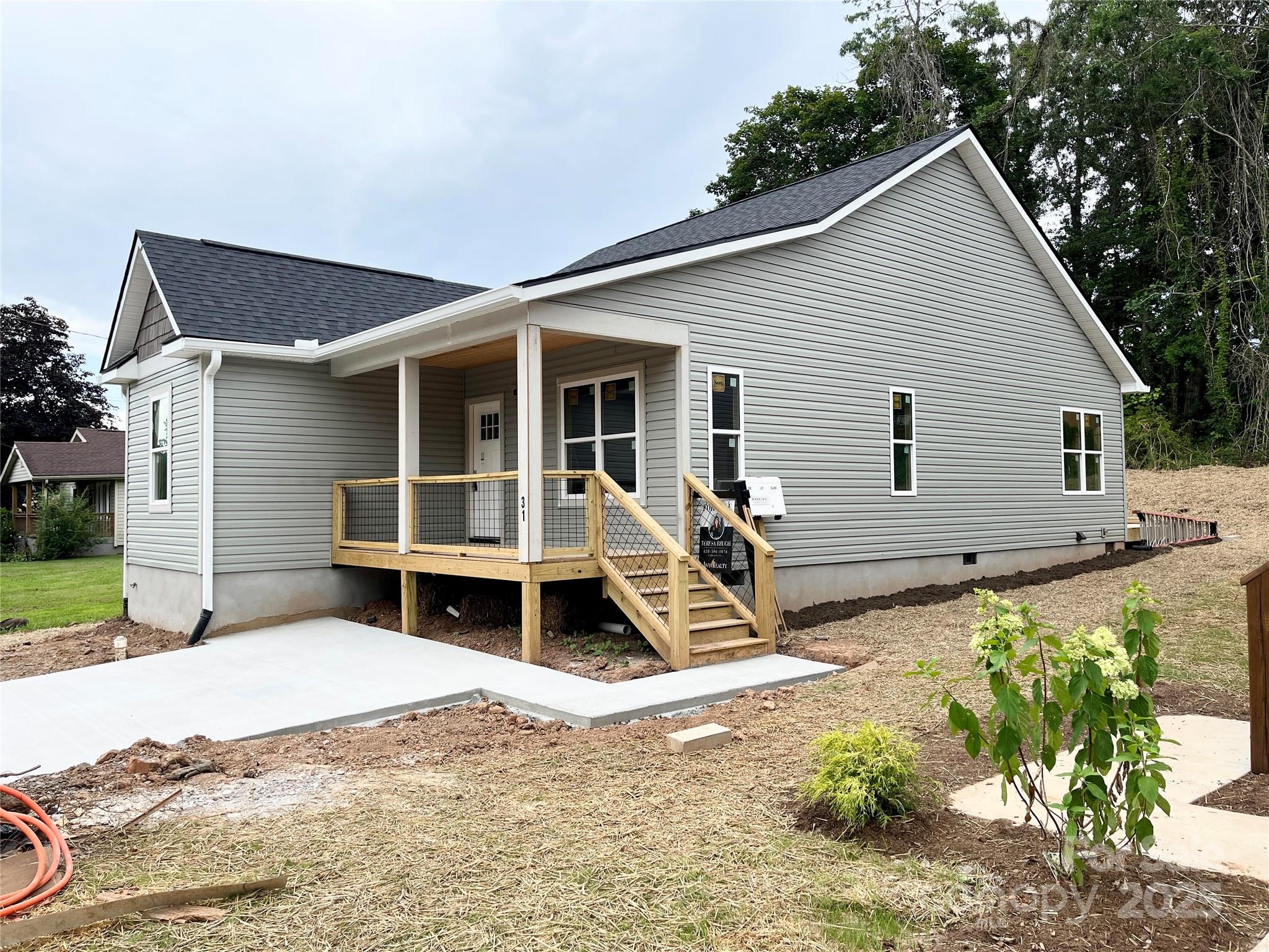 31 White Avenue