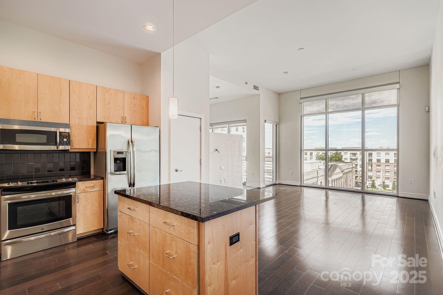 333 W Trade Street #505