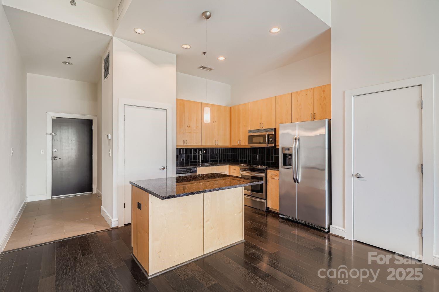 333 W Trade Street #505