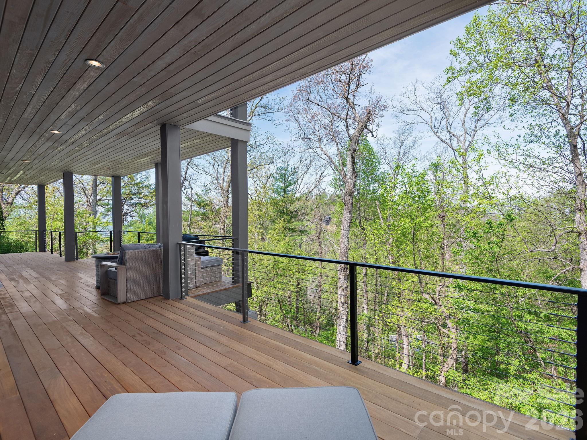 Reynolds Mountain - Residential