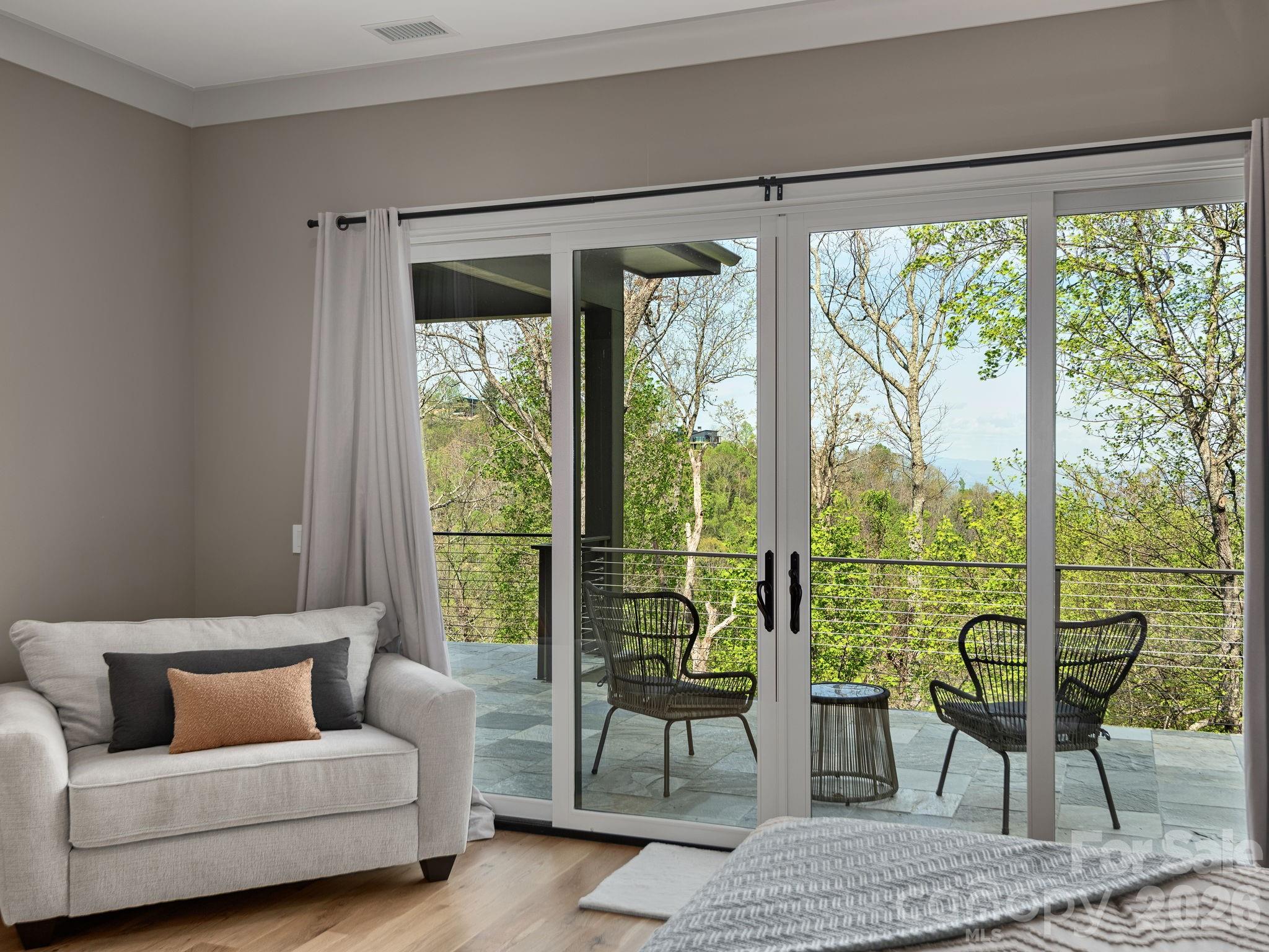 Reynolds Mountain - Residential