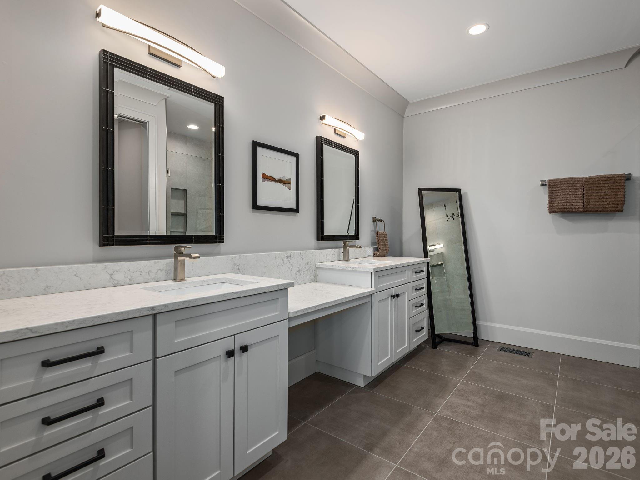 Reynolds Mountain - Residential