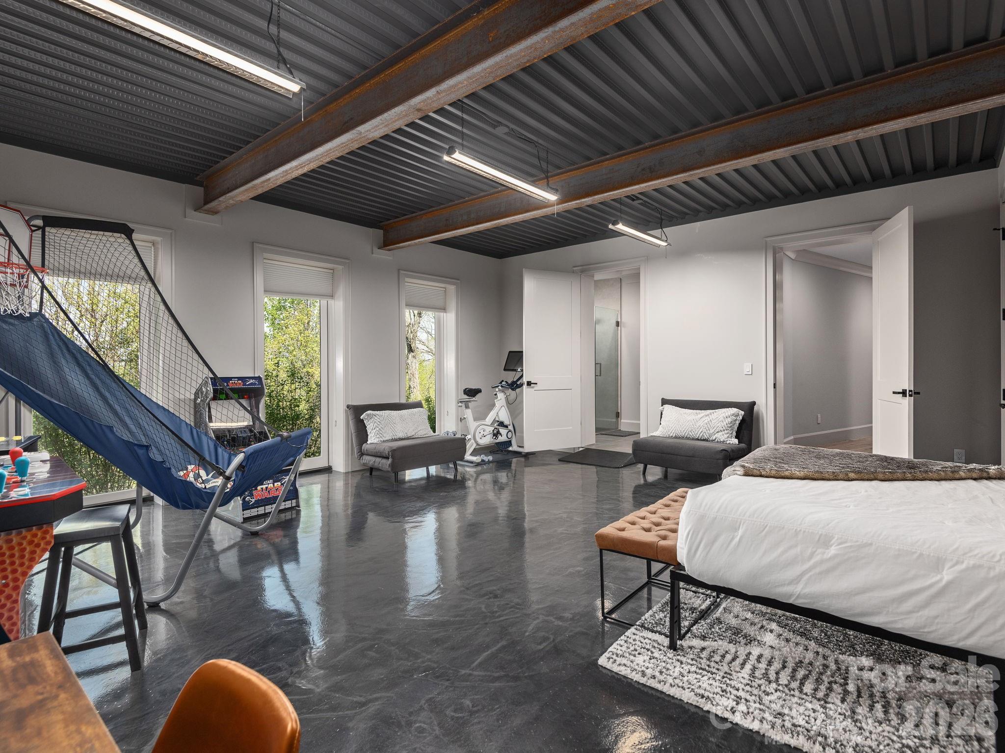 Reynolds Mountain - Residential