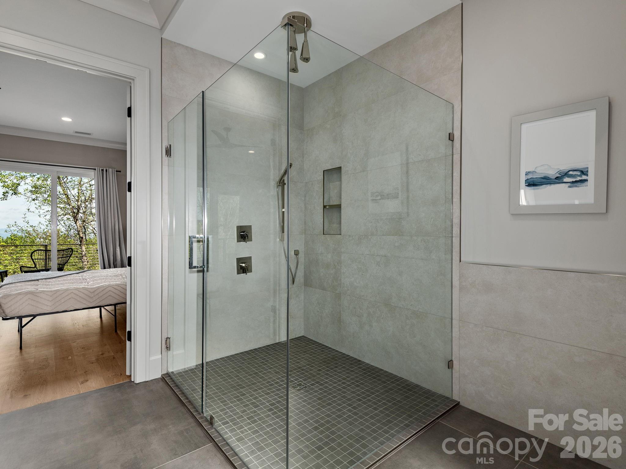 Reynolds Mountain - Residential