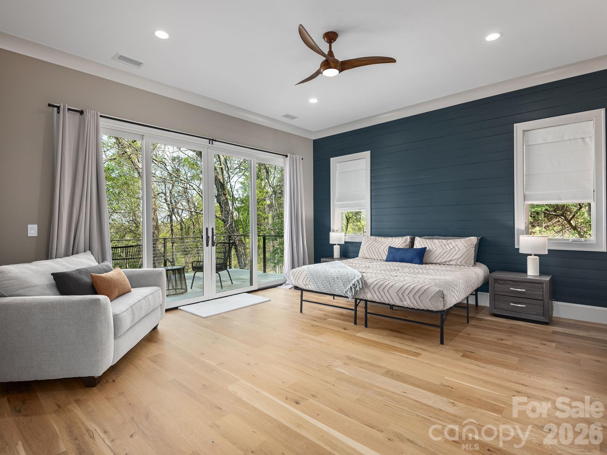 Reynolds Mountain - Residential