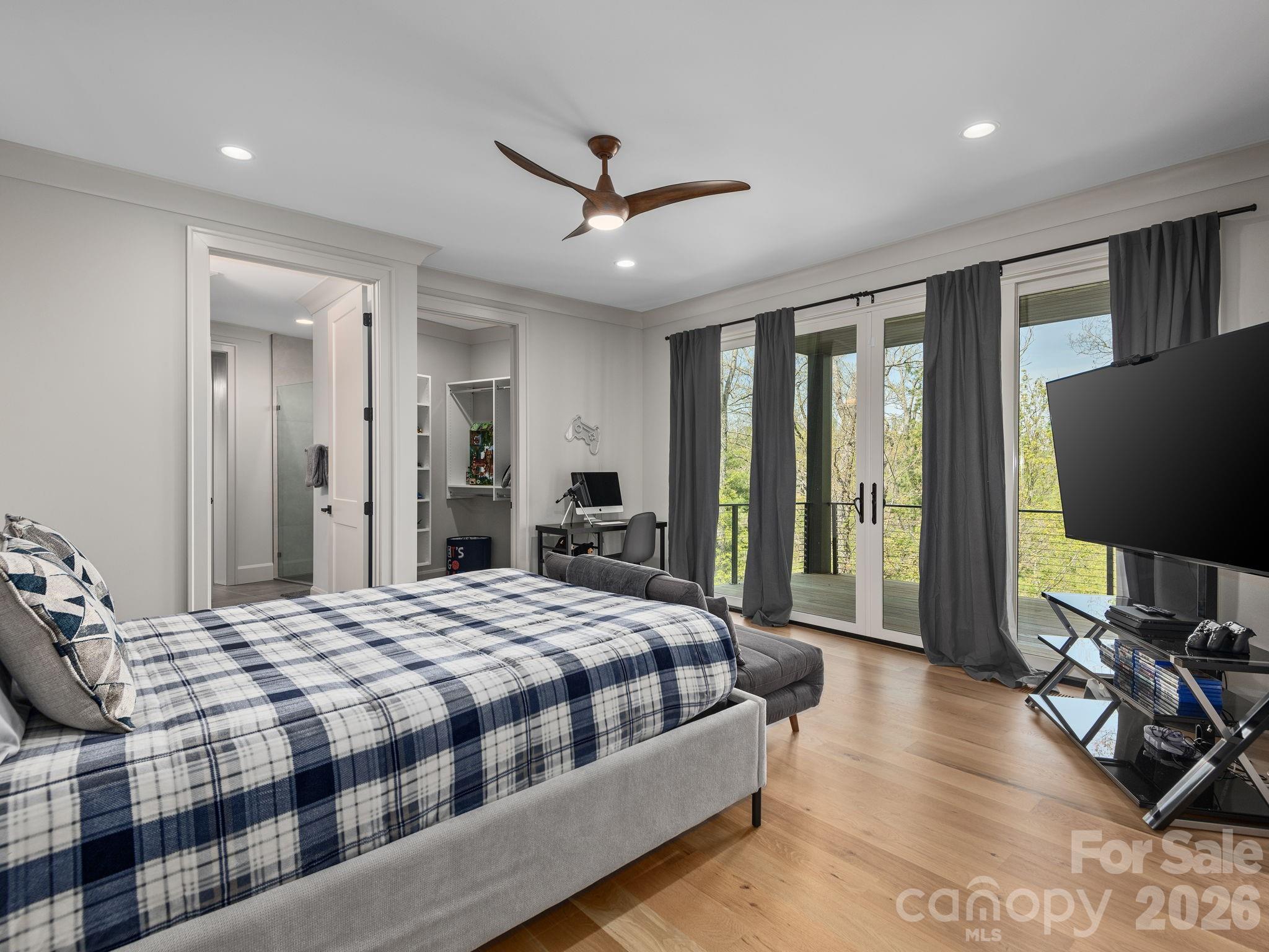 Reynolds Mountain - Residential