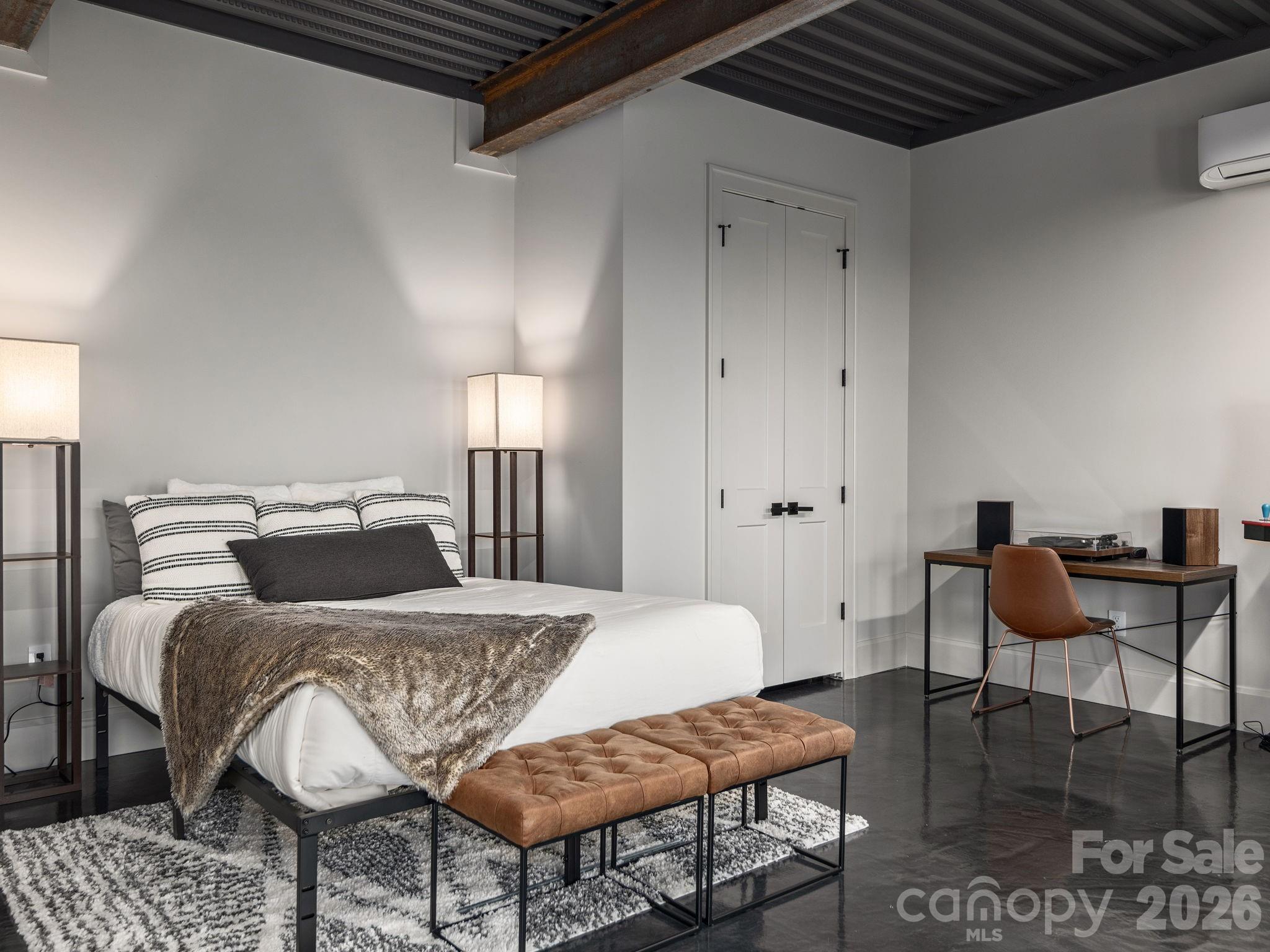 Reynolds Mountain - Residential