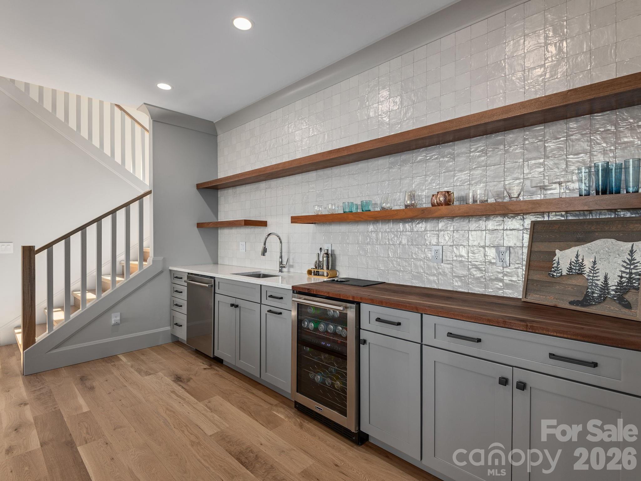 Reynolds Mountain - Residential