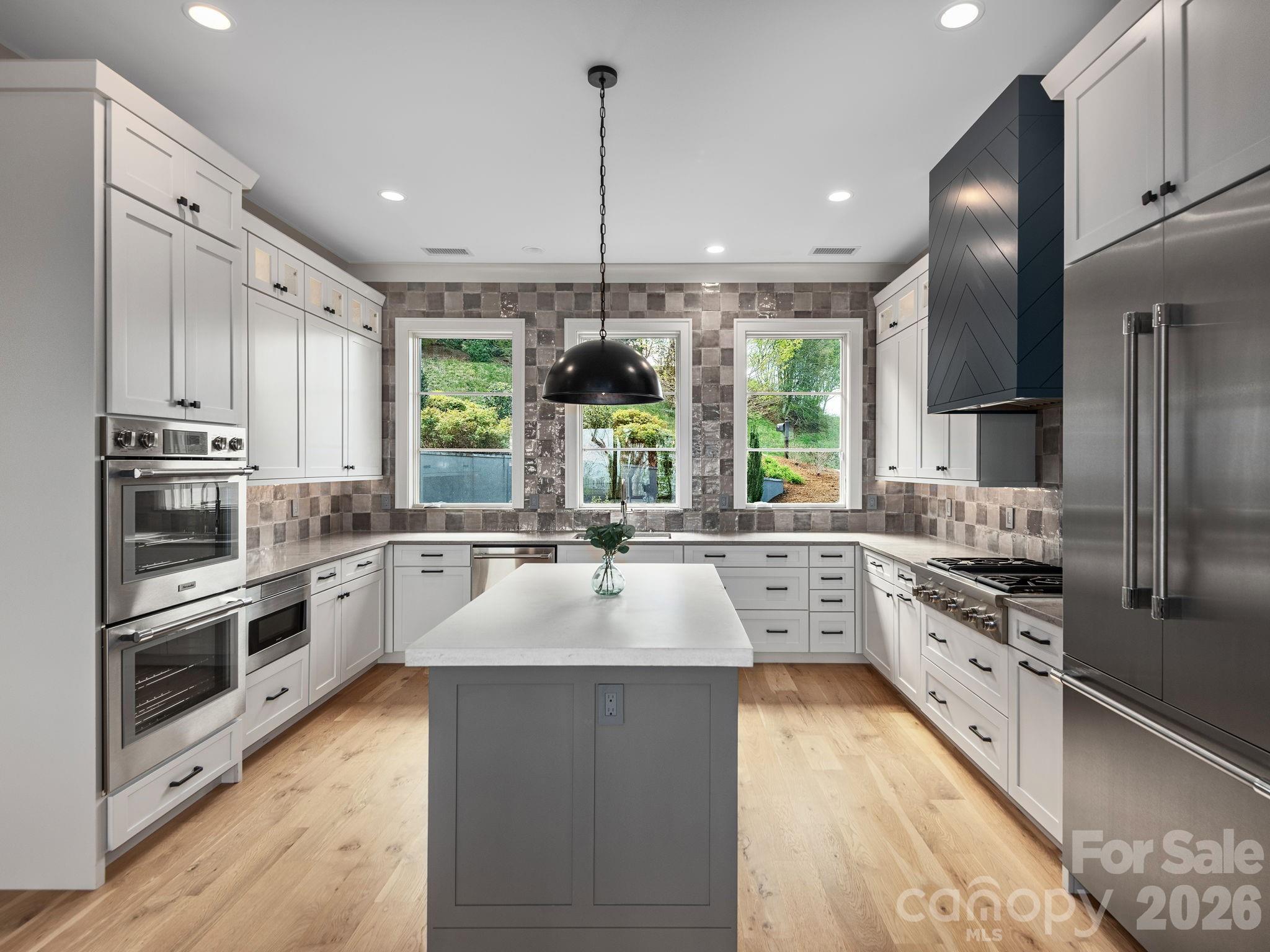 Reynolds Mountain - Residential