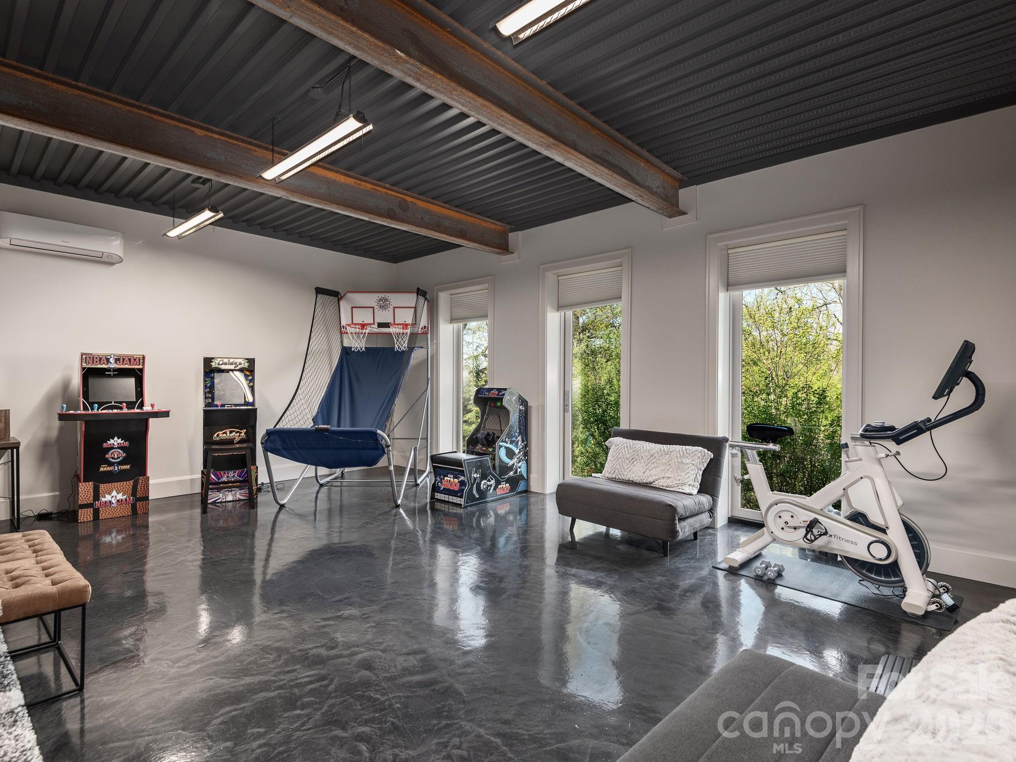 Reynolds Mountain - Residential