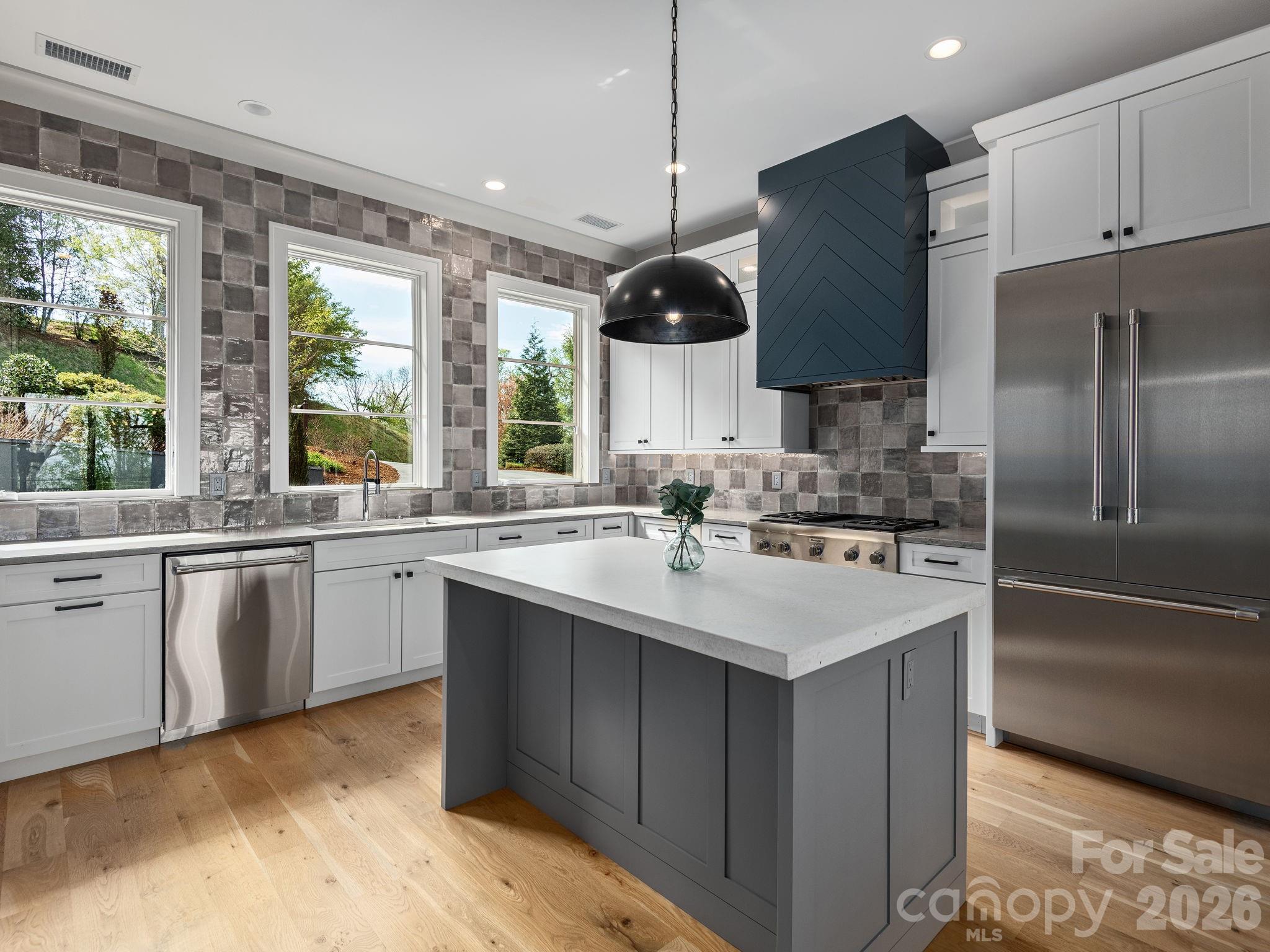 Reynolds Mountain - Residential