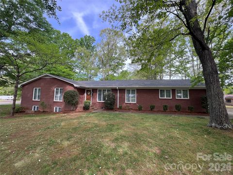 Photo of 602 Lee Street, Kings Mountain, NC 28086 (MLS # 4374283)