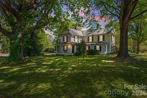 3724 Smitherman Road East Bend NC 27018