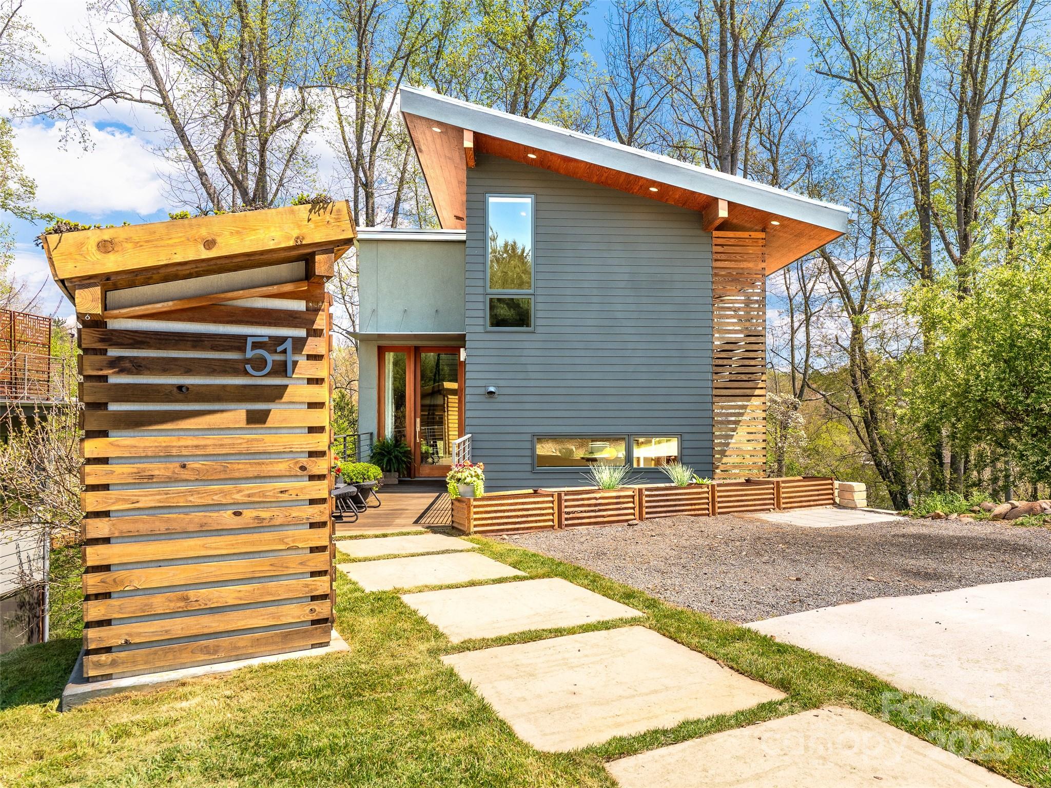 51 Shelburne Woods Drive