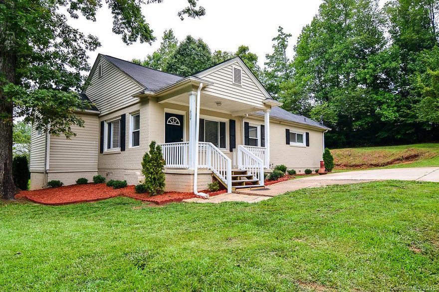 A Must See! 4 Bdrm, 2ba, 1950 Sq. ft/.5 acre home in Fort Mill School District. Brick ranch style home w/siding over original brick. New roof, new carpet, new jatoba laminate, new paint exterior/interior, new roof on detached garage, new air duct system for HVAC, fresh landscaping, blinds, new front steps and railing, bathroom updates. Renovations within 3-4 years are: light fixtures, all new plumbing, HVAC, kitchen appliances, energy efficient windows & 200 amp panel box. Split floorplan!